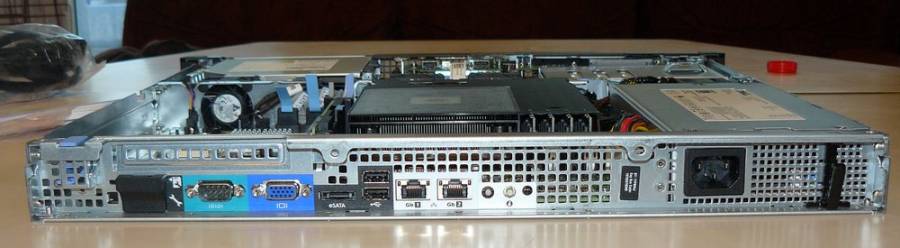 serveur1.jpg serveur1.jpg