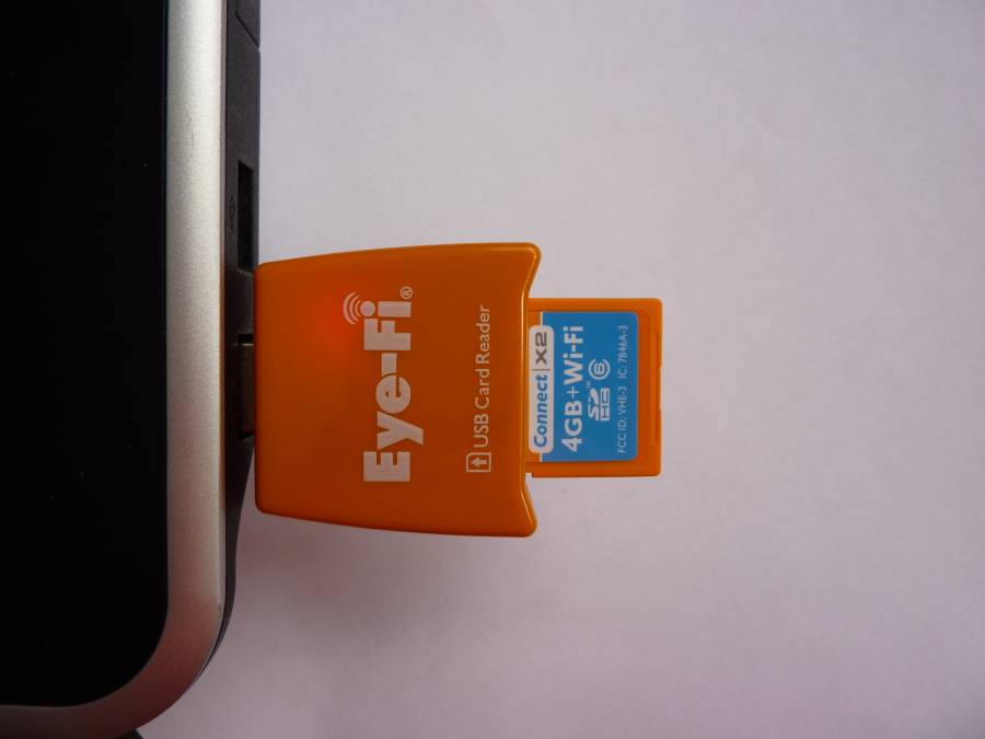 carte_eyefi_lecteur.jpg carte_eyefi_lecteur.jpg